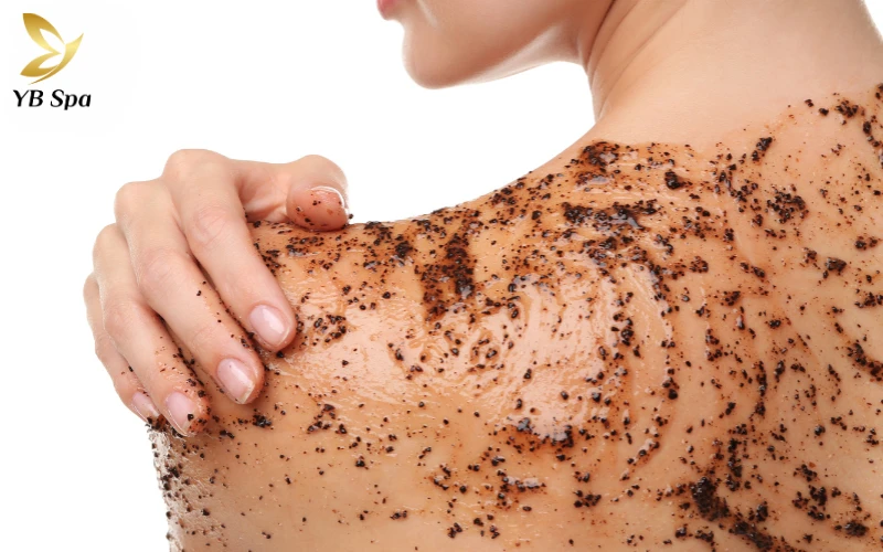 Tẩy da chết cho vùng lưng