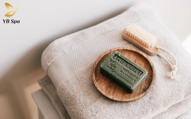 Nổi mụn ở ngực có nguy hiểm không? Nguyên nhân và hướng xử lý 26 Sử dụng xà phòng dịu nhẹ