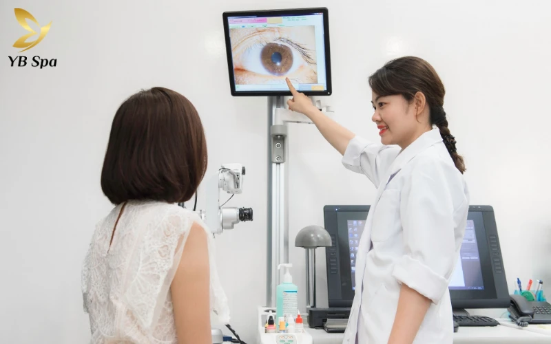 bác sĩ nhãn khoa Nổi Mụn Ở Trong Mí Mắt