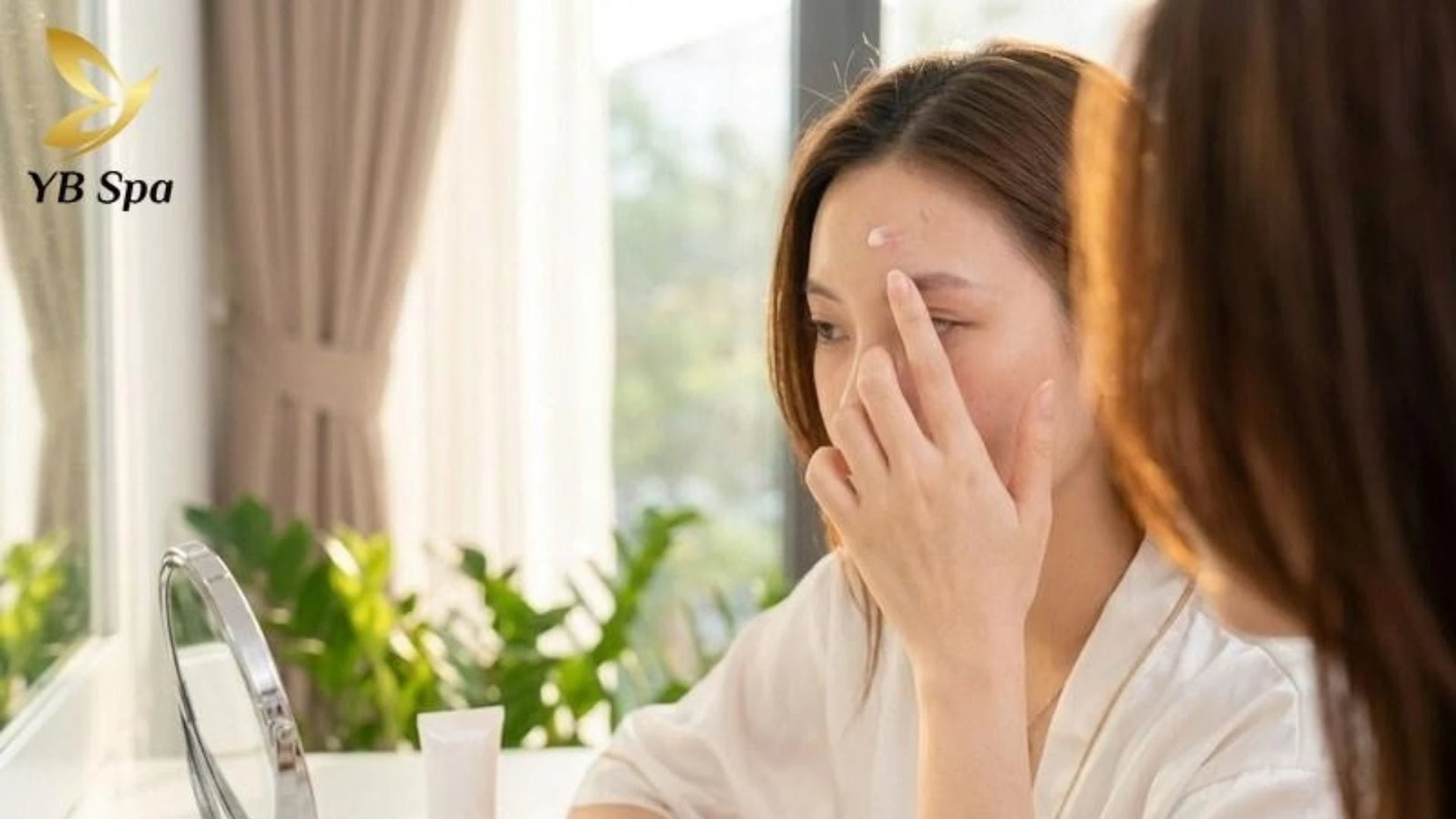 Ý Nghĩa Nốt Ruồi Ở Trán Theo Từng Vị Trí Và Lưu Ý Khi Tẩy 20 not ruoi o tran 10