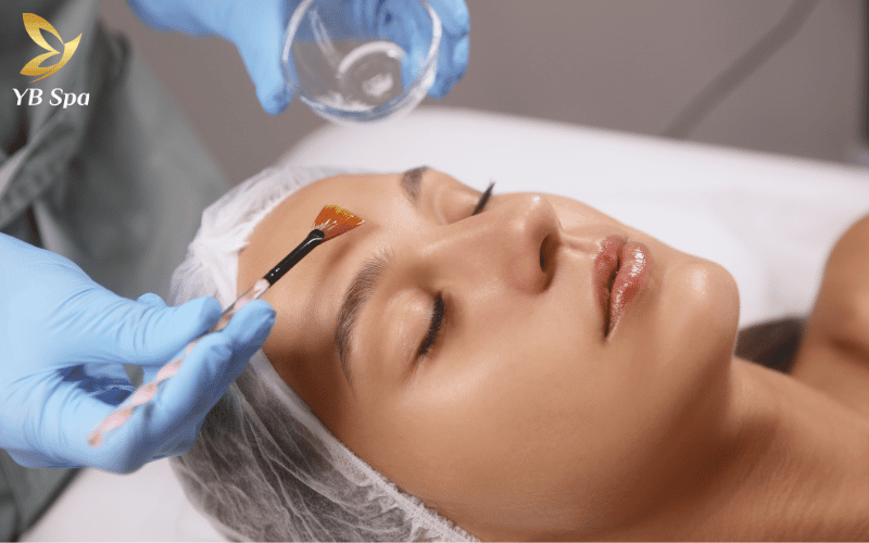 Hiểu rõ hiện tượng đẩy mụn sau khi peel sẽ giúp bạn an tâm hơn trong hành trình chinh phục làn da mịn màng, sạch khuyết điểm