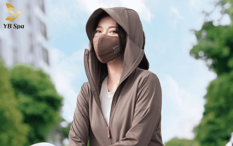 Peel da có đẩy mụn không? Cách phân biệt đẩy mụn và kích ứng 12 Sử dụng viên uống chống nắng và khẩu trang vải tối màu giúp bảo vệ tối ưu khi làn da còn quá nhạy cảm để bôi kem chống nắng