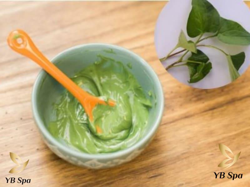 Rau diếp cá trị mụn có được không? Cần lưu ý gì? 24 Mặt nạ rau diếp cá giúp làm mát da, giảm sưng đỏ mụn nhờ vào tính kháng viêm và giải độc.
