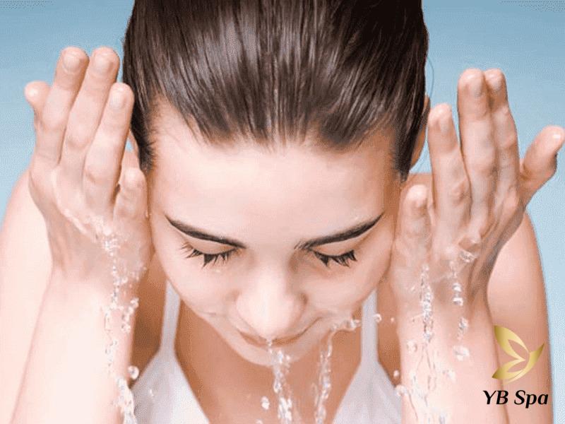 Tại sao sau khi Peel da bị thâm? Cách phục hồi da sau Peel 20 các chị em cần làm sạch sâu làn da để tránh sự xâm nhập của các tác nhân gây hại.