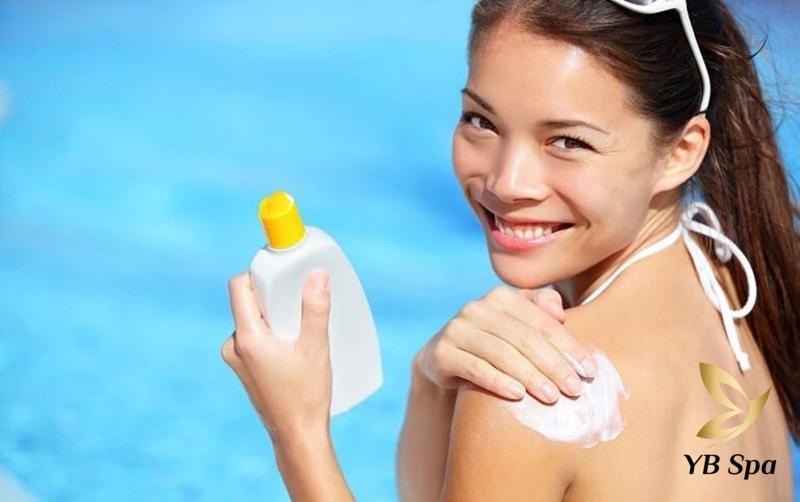 Trước và sau khi triệt lông bằng laser nên làm gì? 25 cần làm để bảo vệ làn da là sử dụng kem chống nắng với chỉ số SPF cao thường xuyên, ngay cả khi trong nhà hoặc trời mát.