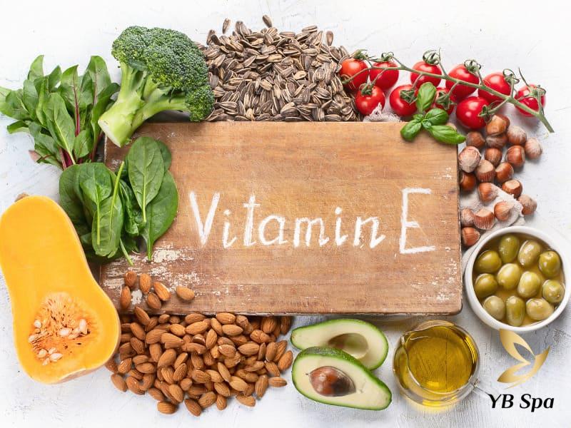 Vitamin E đóng vai trò quan trọng trong việc bảo vệ và phục hồi làn da.