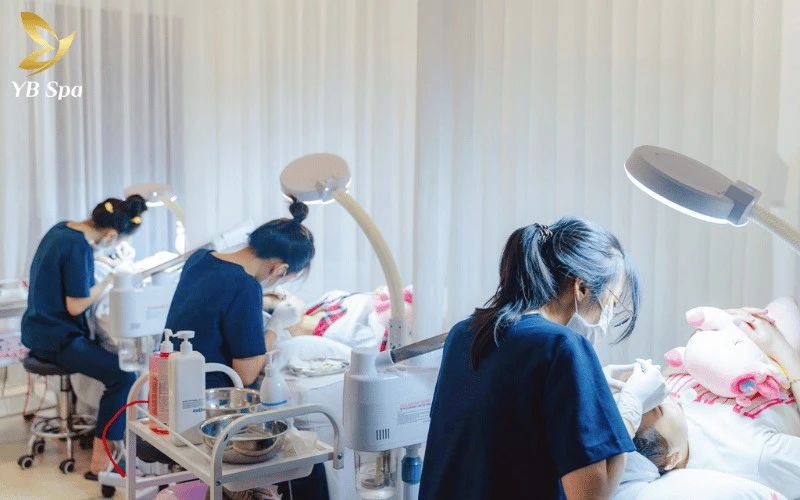 Bạn sẽ hoàn toàn yên tâm với đội ngũ kỹ thuật viên trung thực, luôn tư vấn đúng tình trạng thực tế thay vì hứa hẹn quá mức về kết quả