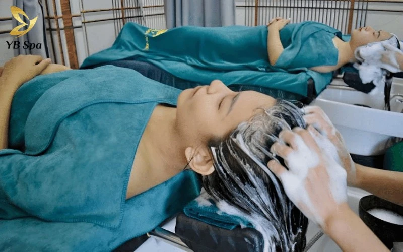 Hi Spa giúp cải thiện lưu thông máu và giảm đau mỏi cơ bắp hiệu quả thông qua các bài massage trị liệu chuyên sâu kết hợp tinh dầu