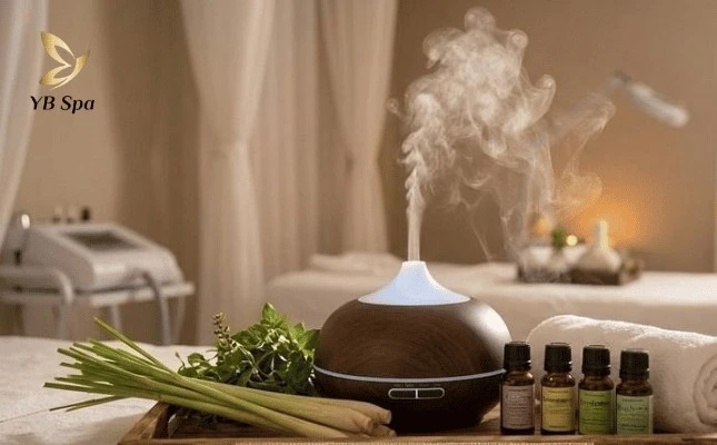Mùi hương tinh dầu thiên nhiên là yếu tố quan trọng giúp khách hàng thư giãn tâm trí tại Spa.