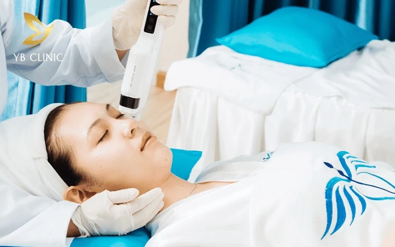Top 7 Spa Chăm Sóc Da Tại Quận 10 Uy Tín, Chất Lượng 2026 14 Công nghệ Picosecond Laser thế hệ mới tại Taza Skin Clinic giúp phá vỡ hắc sắc tố Melanin để điều trị nám và tàn nhang hiệu quả