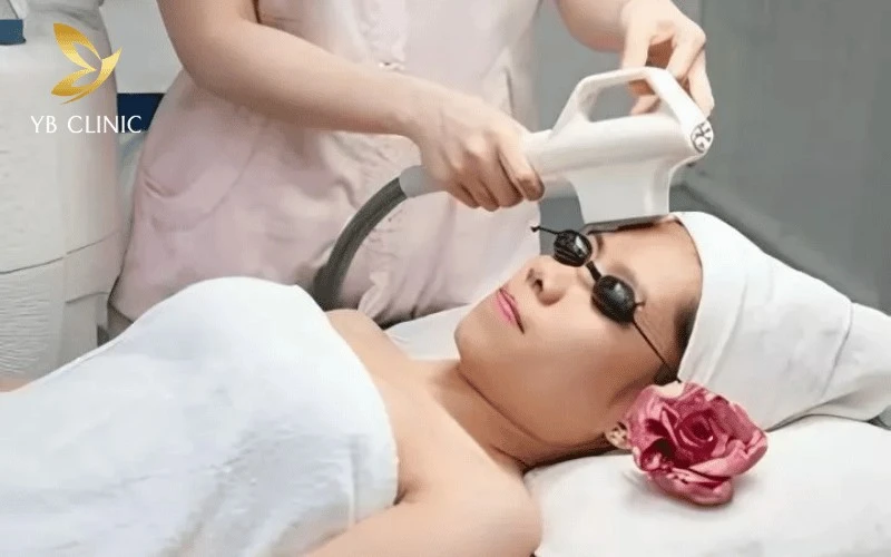 Kỹ thuật lấy nhân mụn chuẩn y khoa tại Spa Ngọc Trinh giúp xử lý triệt để mụn viêm mà không để lại sẹo rỗ.