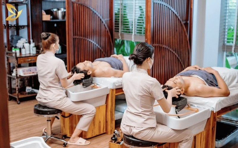 Top 10 Địa Chỉ Spa Quận 1 Uy Tín, Chất Lượng 2026 27 Đánh thức mọi giác quan với tiếng nước chảy róc rách và thiết kế mở tràn ngập cây xanh tại "ốc đảo" Hạ Spa