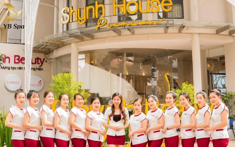Top 6 Spa Quận 12 Chăm Sóc Da Uy Tín, Chất Lượng 2026 12 Shynh House khẳng định chất lượng vượt trội với đội ngũ bác sĩ da liễu trực tiếp thăm khám và xây dựng phác đồ điều trị riêng biệt
