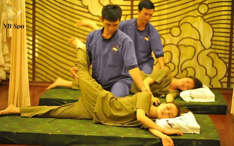 Trải nghiệm Massage Thái tại Mộc Hương Spa để phục hồi cơ thể thông qua kỹ thuật kéo giãn độc đáo giúp giải phóng các điểm tắc nghẽn năng lượng