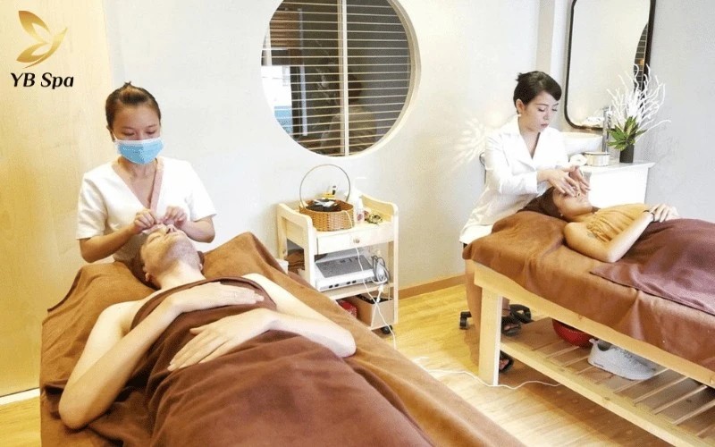 Với chuẩn mực thẩm mỹ Nhật Bản, Mayu Spa giúp khách hàng duy trì vẻ tươi trẻ thông qua các phương pháp trị liệu da an toàn và hiệu quả bền vững