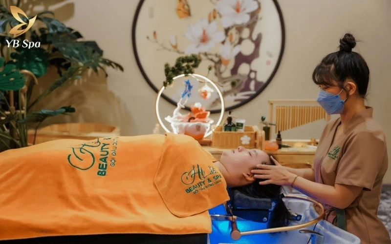 Top 9 Spa Chăm Sóc Da Tại Quận 4 Uy Tín Chất Lượng 2026 22 Sự kết hợp hoàn hảo giữa gội đầu trị liệu và dưỡng da bằng sản phẩm thiên nhiên tại Vân Vi mang lại cảm giác thư giãn tuyệt đối