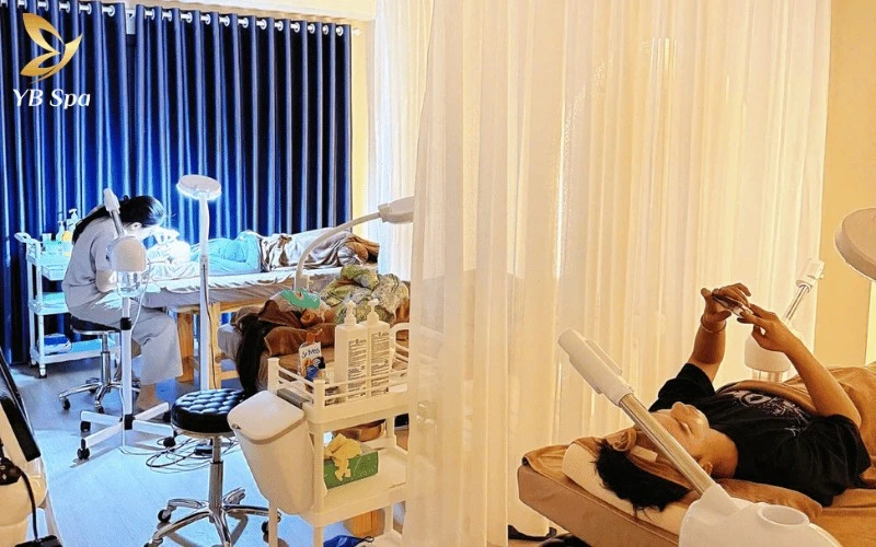Bee Beauty & Spa cam kết quy trình lấy nhân mụn trong môi trường vô trùng với bộ dụng cụ riêng biệt, đảm bảo an toàn tuyệt đối cho từng khách hàng