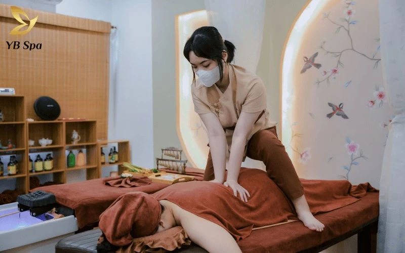 Mị Spa mang đến trải nghiệm gội đầu chuẩn Trung Hoa, kết hợp nhuần nhuyễn giữa kỹ thuật ấn huyệt chuyên sâu và tinh chất thảo mộc quý
