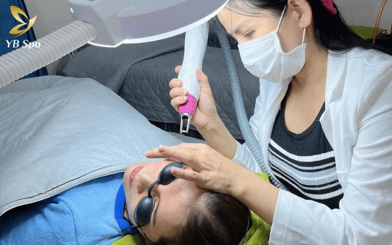 Top 6 Spa Chăm Sóc Da Tại Thủ Đức Uy Tín, Chất Lượng 2026 22 Nâng tầm trải nghiệm làm đẹp với sự kết hợp giữa máy móc nhập khẩu cao cấp và quy trình triệt lông chuyên sâu, an toàn tại Leva Spa Clinic