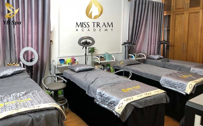 Miss Tram Natural Beauty Center mang đến sự an tâm tuyệt đối với quy trình triệt lông được giám sát bởi các chuyên gia da liễu hàng đầu.