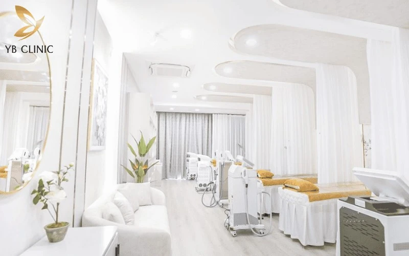 Top 5 Spa Triệt Tóc Trán Tại Tphcm Nổi Bật Hiện Nay 9 Không gian điều trị sạch sẽ, riêng tư cùng công nghệ triệt tóc trán tiên tiến tại YB Clinic.