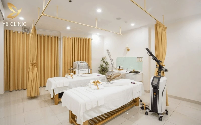 Top 5 Spa Triệt Tóc Trán Tại Tphcm Nổi Bật Hiện Nay 13 Cơ sở vật chất hiện đại kết hợp công nghệ làm đẹp tiên tiến tại Rohto Aohal Clinic.