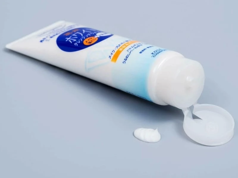 Top 21+ sửa rửa mặt cho da dầu được tin dùng nhất hiện nay 44 Sữa rửa mặt trắng da Kose Softymo White