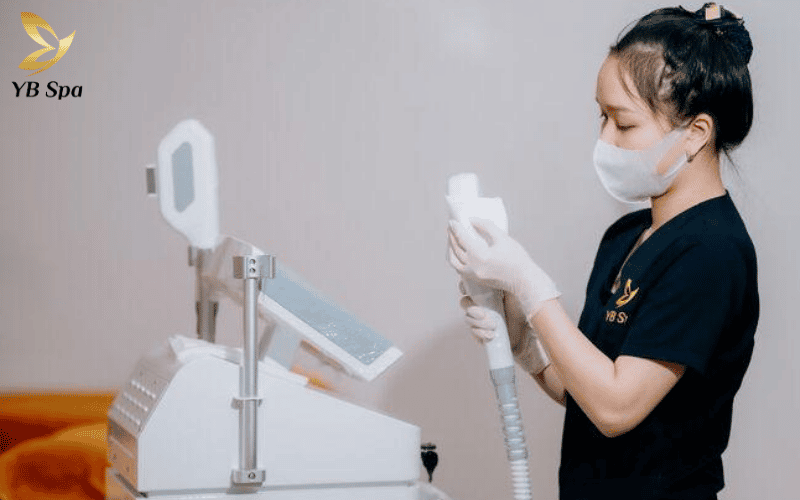 100% dụng cụ tại YB Spa được sát khuẩn nghiêm ngặt sau mỗi ca khách để đảm bảo an toàn vệ sinh cao nhất