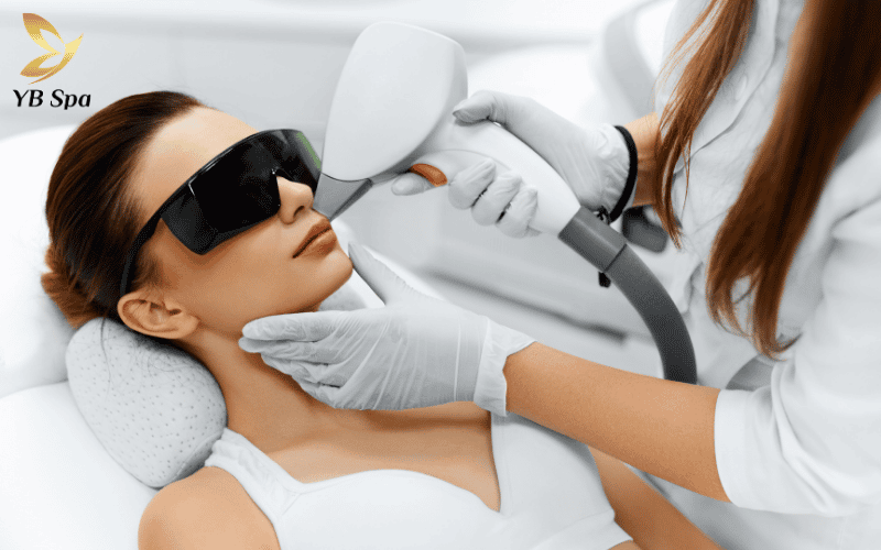 Việc điều chỉnh mức năng lượng không phù hợp với cơ địa có thể khiến vùng da xung quanh nang lông bị tổn thương do tích tụ nhiệt quá mức