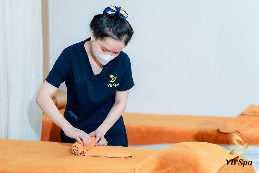 Tắm trắng cho nam giới ở đâu? Top 6 spa uy tín, chất lượng 22 Nhân viên YB Spa