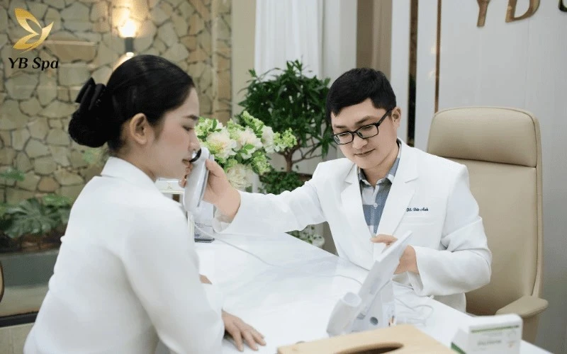 Top 6 Thẩm Mỹ Viện Bình Dương Uy Tín, Chất Lượng 2026 11 YB Spa mang lại sự an tâm cho khách hàng bằng quy trình phân loại da chuyên nghiệp cùng không gian tối giản, sạch sẽ và thư thái.