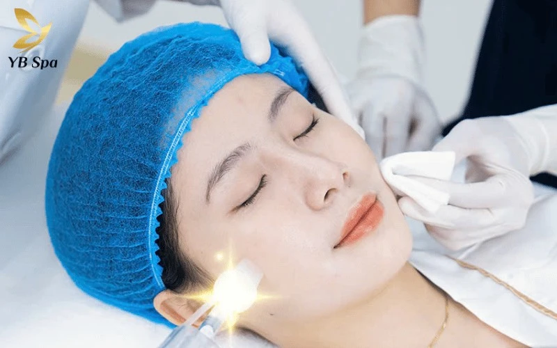 Mỗi liệu trình tại YB Spa đều được thiết kế riêng biệt dựa trên kết quả soi da thực tế nhằm đảm bảo hiệu quả tối ưu cho từng tình trạng da cụ thể