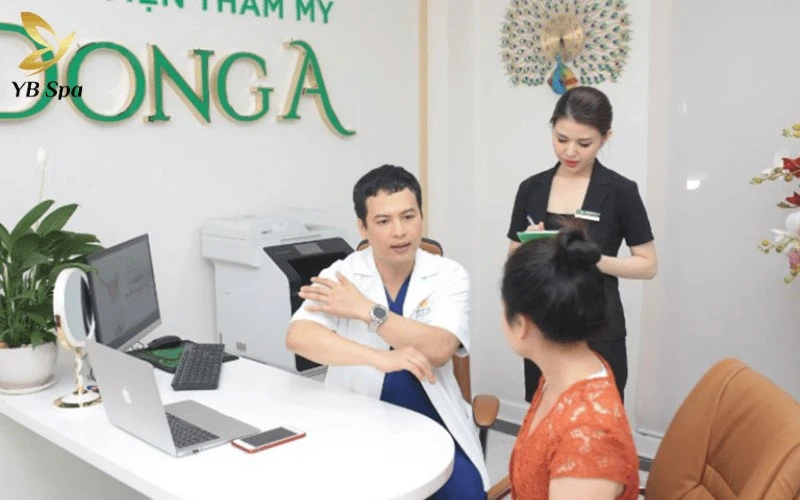 Khách hàng hoàn toàn yên tâm khi được các bác sĩ giàu kinh nghiệm trực tiếp thăm khám và tư vấn phác đồ điều trị riêng biệt