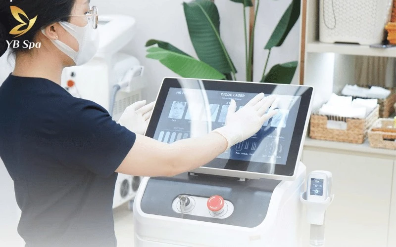 Tự tin diện mọi trang phục với vùng da dưới cánh tay và bikini sáng mịn nhờ giải pháp triệt lông Nano Diamond Light tại YB Spa