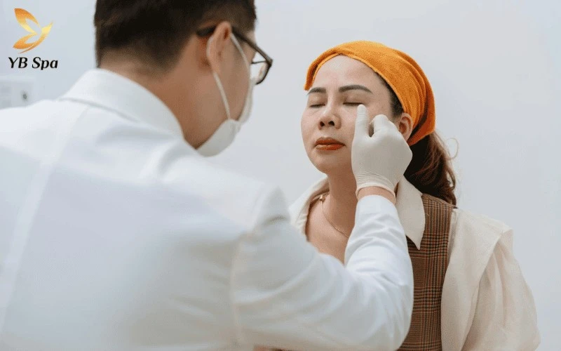 Khách hàng hoàn toàn tin tưởng YB Spa với lộ trình chuyên biệt do bác sĩ trực tiếp thăm khám và thiết lập riêng