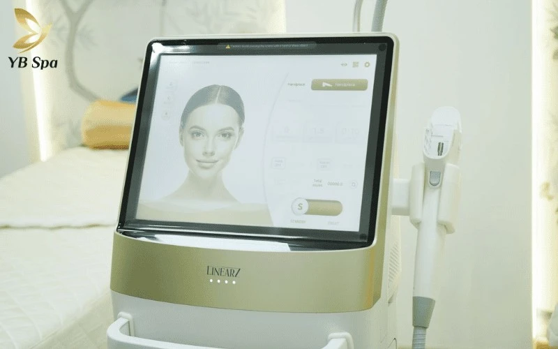 Định hình gương mặt V-line sắc sảo và xóa mờ nếp nhăn hiệu quả nhờ sự kết hợp hoàn hảo giữa LinearZ và Density