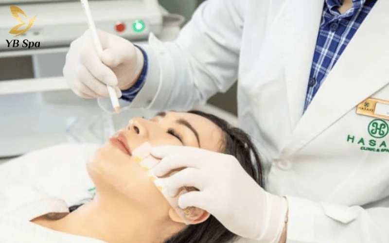 5 Địa Chỉ Tiêm Meso Tân Bình Uy Tín, An Toàn 2026 14 Tại Hasaki, khách hàng được đội ngũ bác sĩ chuyên khoa da liễu trực tiếp thăm khám miễn phí và thiết kế phác đồ điều trị chuyên biệt
