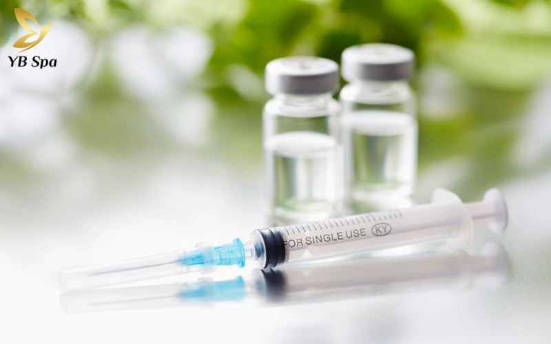 Tiêm Meso trị mụn có hiệu quả không? 5 Lưu ý sau tiêm để đạt hiệu quả tốt nhất 26 Sự kết hợp giữa HA, B5 và B3 trong liệu trình Meso giúp nuôi dưỡng da từ tầng sâu, mang lại vẻ mịn màng và rạng rỡ