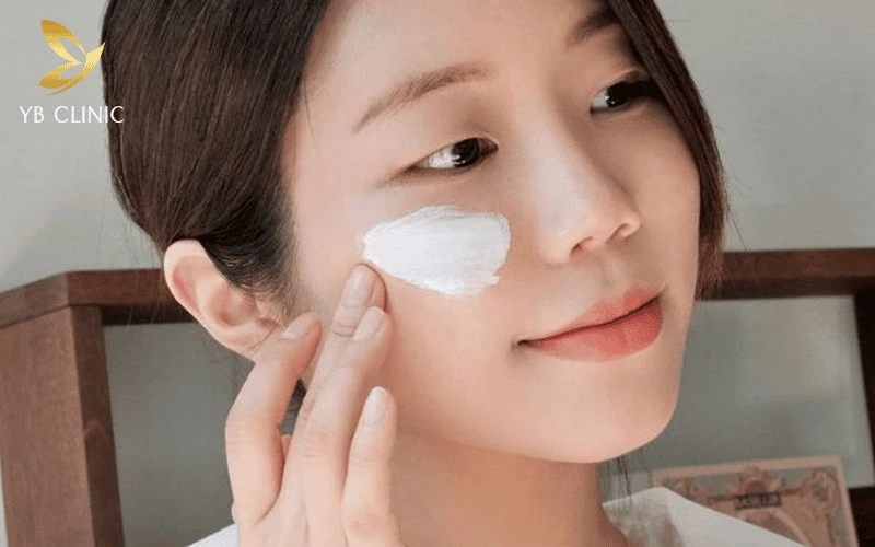 Trẻ Hóa Da Là Gì? Tác Dụng Của Trẻ Hóa Da Đối Với Khuôn Mặt 14 Cần chống nắng kỹ sau điều trị để phòng ngừa nguy cơ tăng sắc tố sau viêm (PIH).