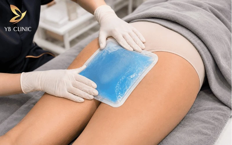 Trị Thâm Mông Có Đau Không? Mức Độ Đau Theo Từng Phương Pháp 13 Chườm lạnh ngay lập tức sau khi kết thúc liệu trình giúp co mạch máu, giảm sưng nề và hạ nhiệt độ bề mặt da một cách nhanh chóng.