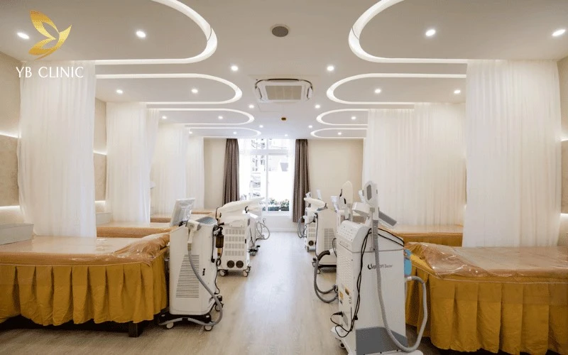 Một cơ sở y khoa đầu tư vào bác sĩ chuyên môn, máy laser đạt chuẩn và quy trình điều trị khép kín thường có mức chi phí tương xứng với chất lượng và độ an toàn.