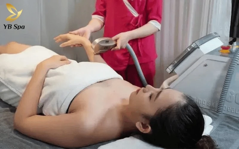 Không chỉ làm sạch "vi-ô-lông", công nghệ tại Seoul Center còn hỗ trợ khử mùi cơ thể hiệu quả nhờ cơ chế ức chế vi khuẩn