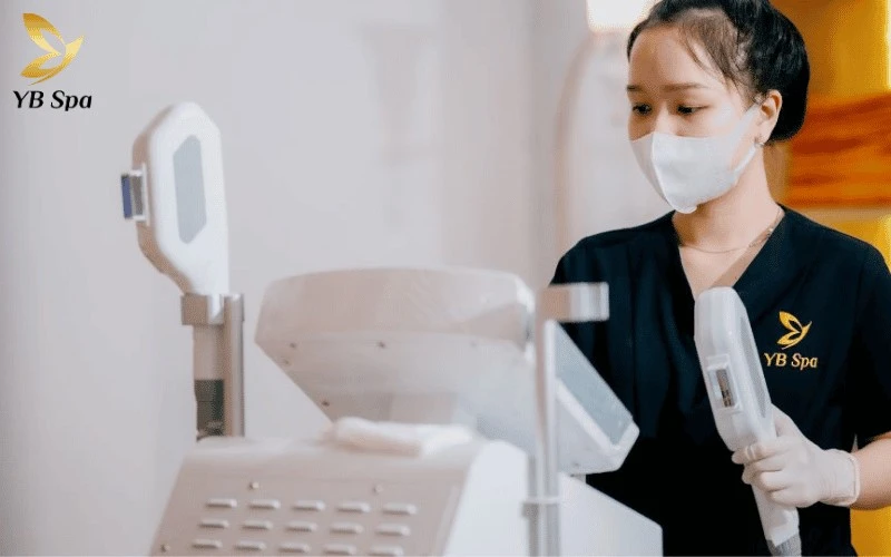 Trải nghiệm triệt lông lưng mát lạnh, êm ái nhờ đầu Sapphire -5 độ C, hoàn toàn không gây cảm giác châm chích