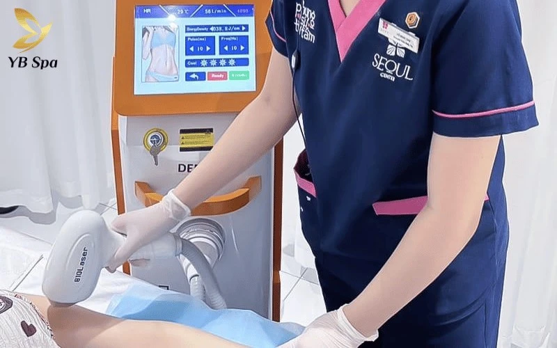 Công nghệ thông minh tại Seoul Center giúp nhận diện chính xác sắc tố melanin, mang lại hiệu quả triệt lông lưng tối ưu.