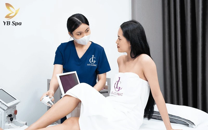 Trải nghiệm cảm giác êm ái với cơ chế triệt lông lạnh giúp se khít lỗ chân lông và bảo vệ vùng da mặt nhạy cảm