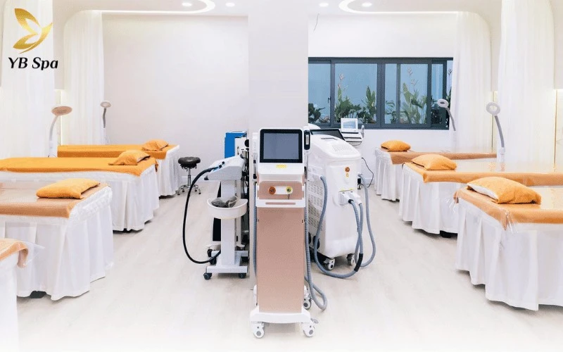 Với ngân sách tiết kiệm, khách hàng vẫn có thể tận hưởng quy trình triệt lông chuẩn y khoa tại YB Spa nhờ các chính sách giá phải chăng và linh hoạt.