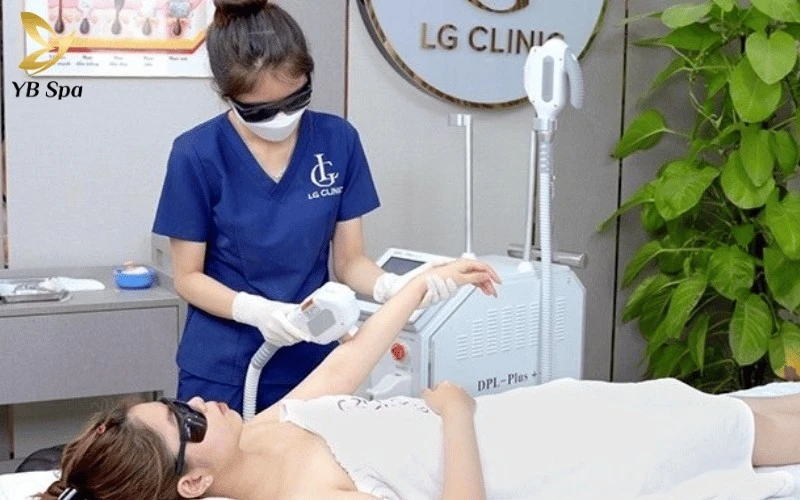 Trải nghiệm triệt lông không đau rát giúp bạn sở hữu đôi tay mịn màng một cách thư thái và dễ dàng nhất.