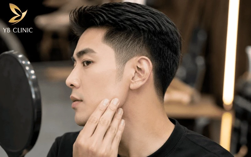 Triệt Tóc Mai Cho Nam Nữ Có Nên Không? Lợi Ích Và Rủi Ro Tiềm Ẩn 9 Triệt tóc mai giúp nam giới định hình đường nét gương mặt góc cạnh, gọn gàng và nam tính hơn.