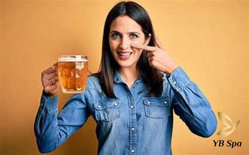 Uống bia có nổi mụn không? Cách uống bia để không bị nổi mụn 6 trong bia có chứa cồn làm khô da, gây mất cân bằng cho da