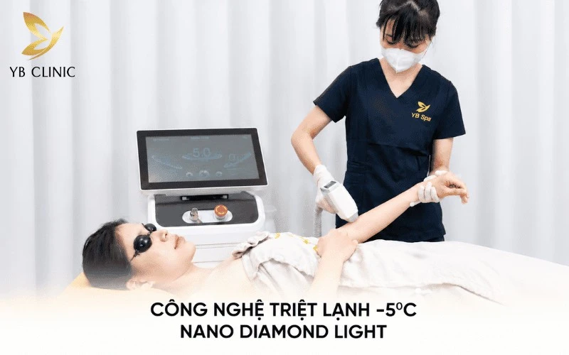 5 Yếu Tố Quyết Định Vẻ Đẹp Hài Hòa Của Khuôn Mặt 9 Công nghệ triệt lông Nano Diamond Light tại YB Spa kết hợp đầu lạnh -5°C giúp làm mát da trong quá trình điều trị.